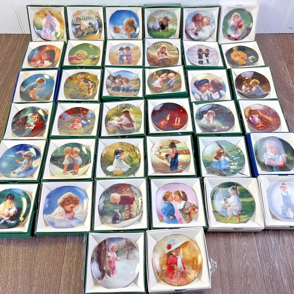 Lot of 38 Donald Zolan Pemberton & Oaks Mini Porcelain Decoration Plates 3.2”
